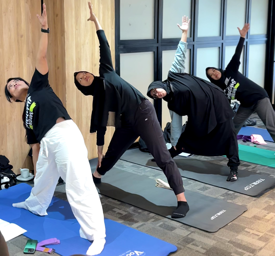 HaDir - Nature Pose